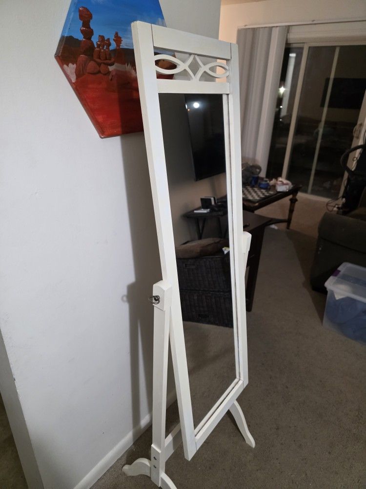 (FREE DELIVERY) Kirkland's White Cheval Mirror