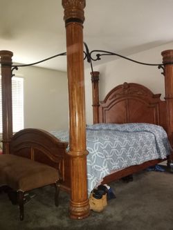 Cama Pedestal