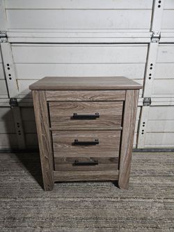 1-Nightstand, Good Conditions 👍, Gray Color, Measurement: W 24.5" × D 16" × H 29.5"