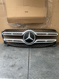 2020 - 2022 MERCEDES GLE - FRONT UPPER GRILLE OEM