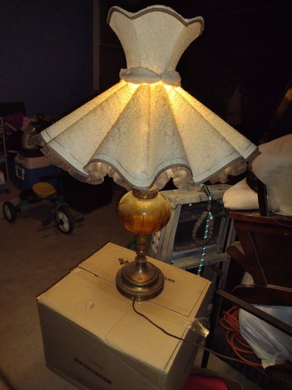 VINTAGE LAMP