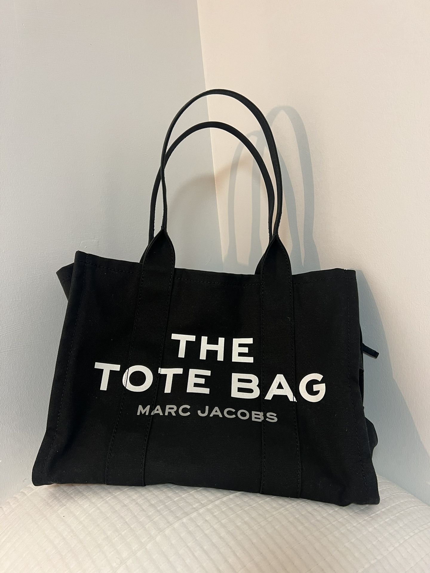 Marc Jacobs - The Large Tote Bag - Black