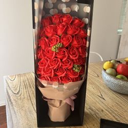 Forever Roses / Flower Arrangements