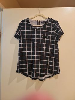 XL short-sleeve black stripped blouse