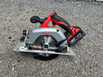 Milwaukee M18 FUEL 6-1/2” Circular Saw