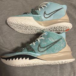 Nike Kyrie 7