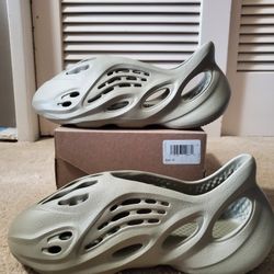 YZY FOAM RNR STONE SALT SIZE 12