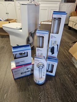 4- Piece Bathroom Hardware Set with Toilet