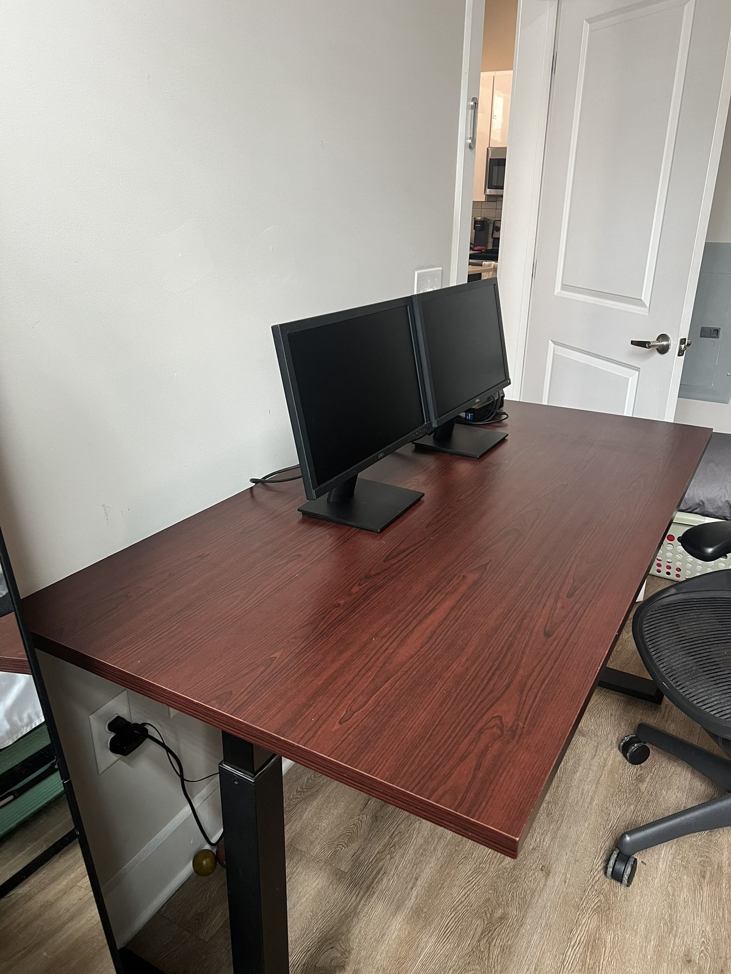 Realspace® Magellan 60"W Pneumatic Height-Adjustable Standing Desk, Cherry