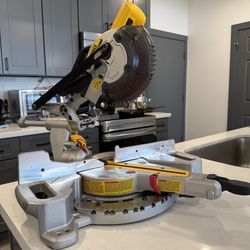 Dewalt Miter Saw 7 1/4 inch 