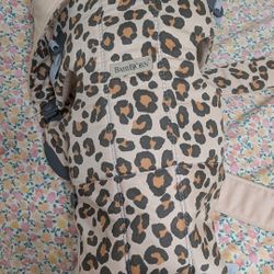 Baby Björn Baby Carrier  *PICK UP ONLY*
