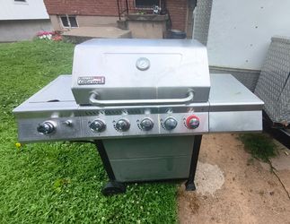 Outdoor Gas Grill - Broil King