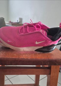 PINK Nike air270