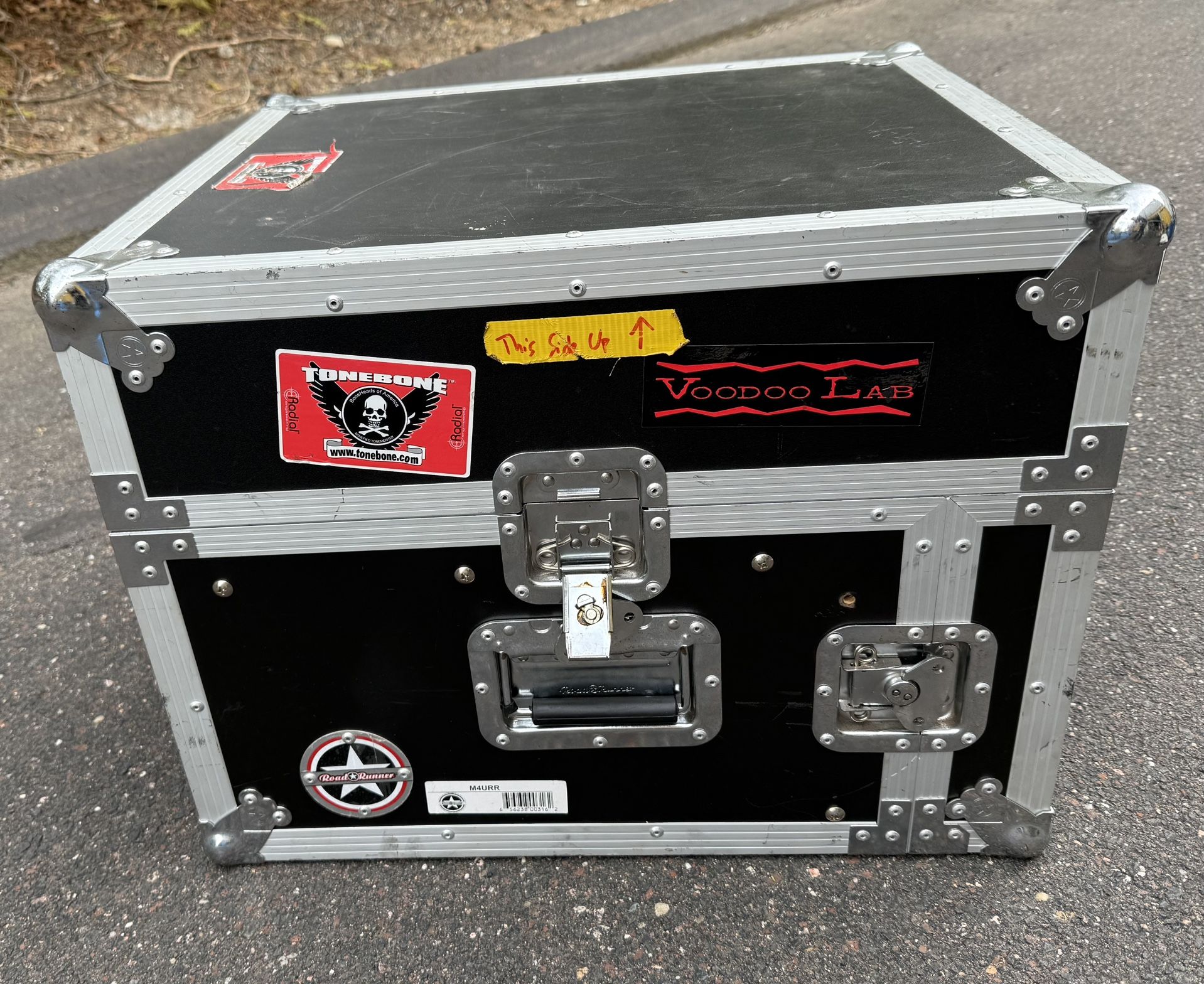 Road Runner M4URR Mixer/Slant Rack Space Flight Case 2010