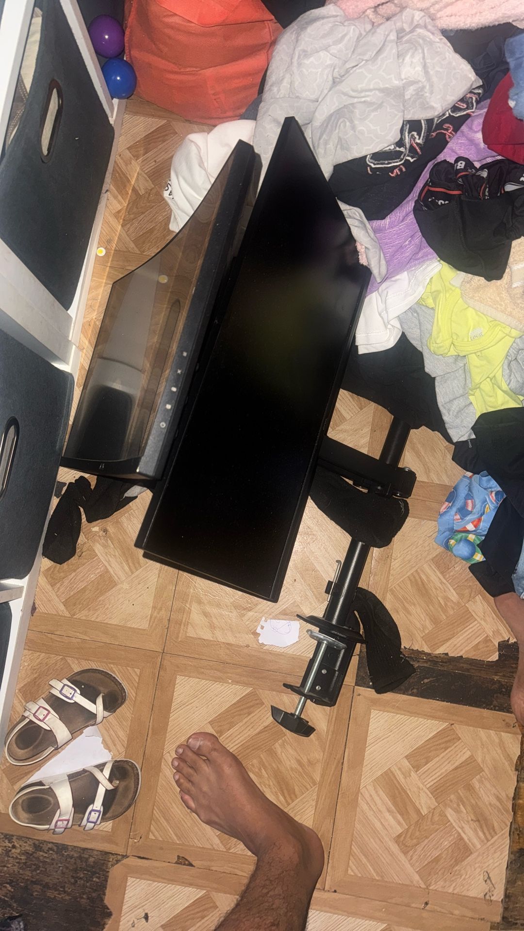 2 Monitors And Stand