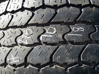 275 70 18 one good truck tire for sale