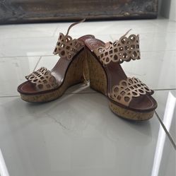 Used Tory Burch Wedge Size 7