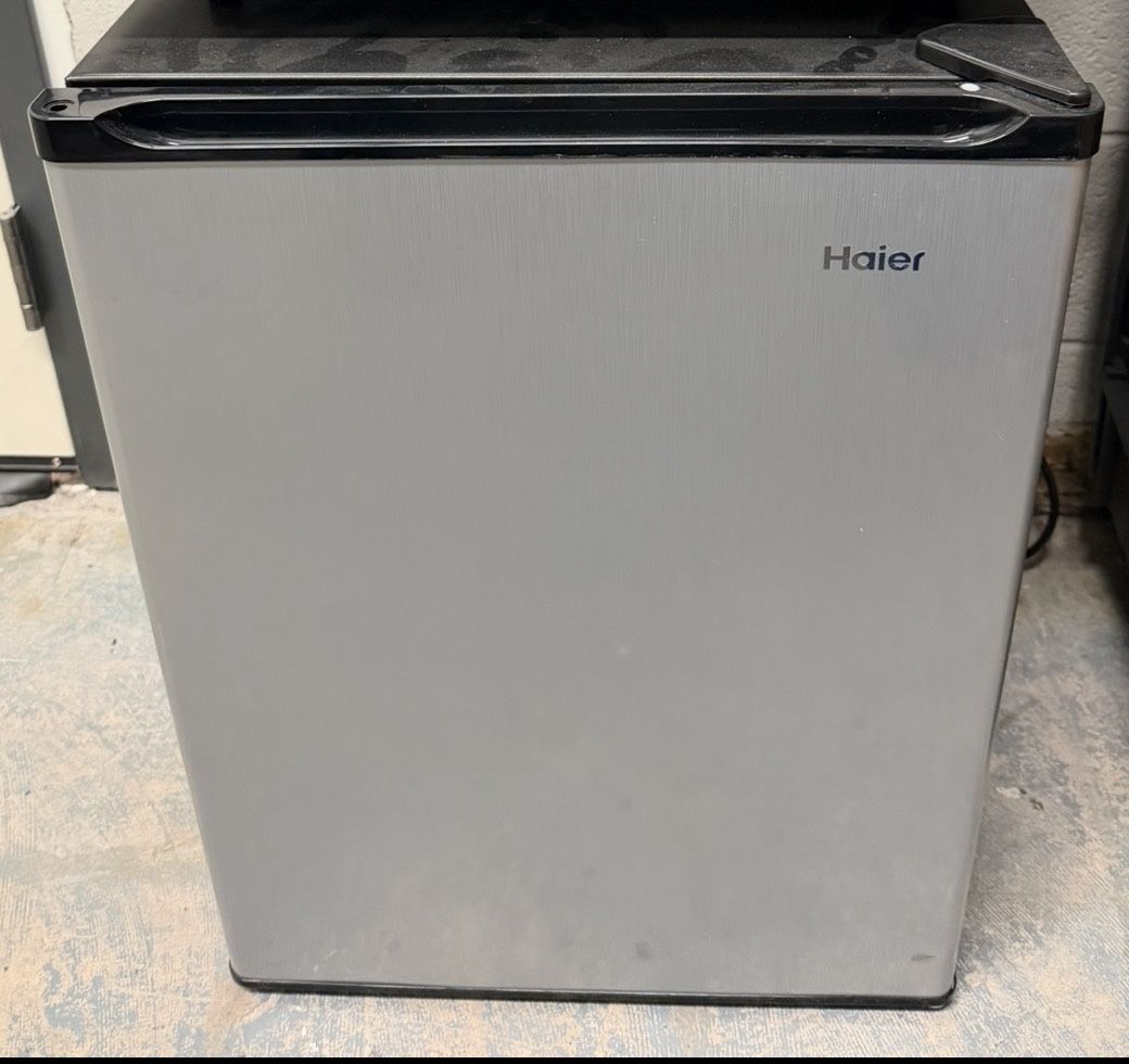 Haier Mini Fridge