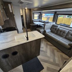 Rv Travel Trailer 27ft 2021 