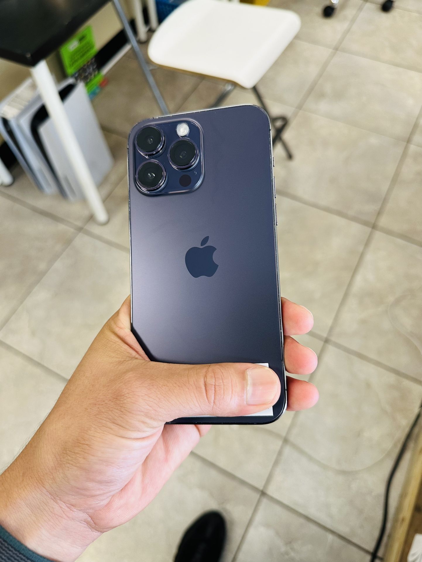 Unlocked iPhone 14 Pro Max