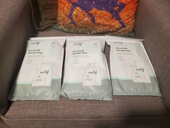 Motif breast milk storage bags