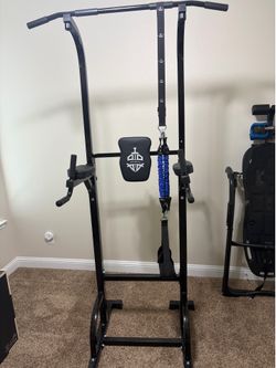 Pull up / Dip station