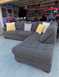 Amazing condition gray sectional couch !!