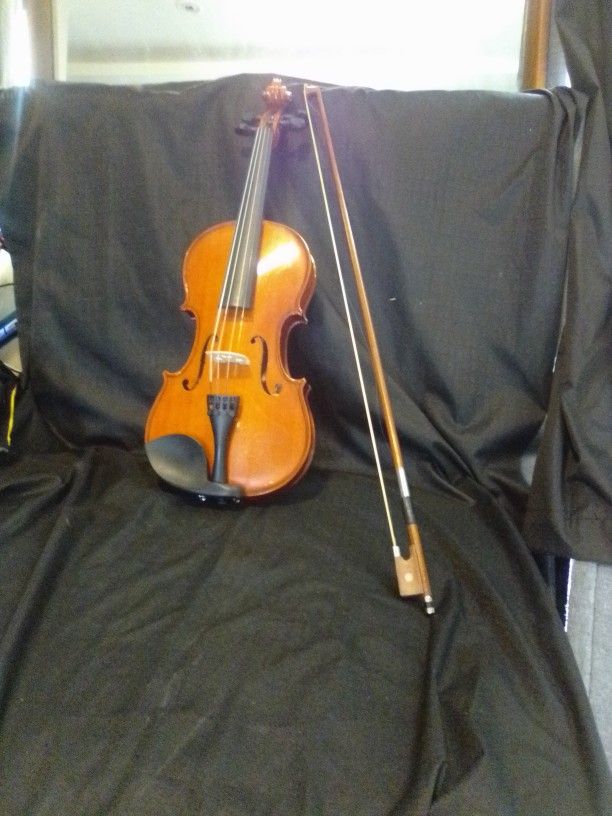 Mendini By Cecikio Violin And Case W/ Accessories