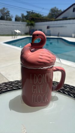 Rae Dunn coffee mug with lid
