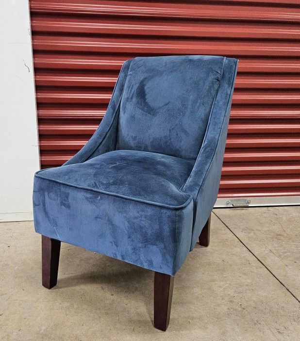 Classic Arm Accent Chair