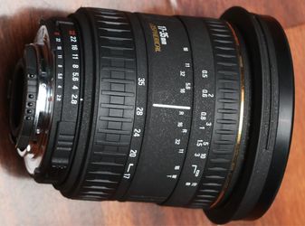 Sigma 17-35mm f/2.8-4 lens Nikon mount