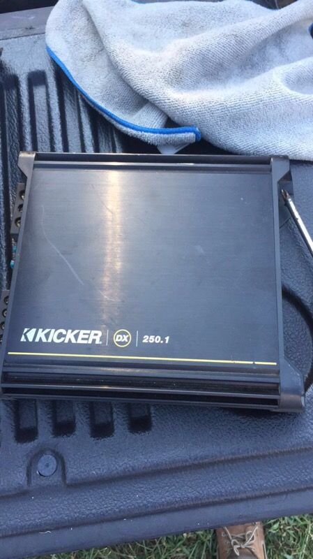 Kicker 250.1 DX amp