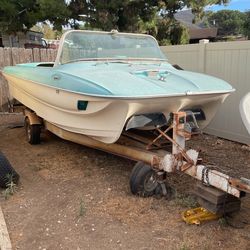 1965 Johnson 121202L Project Boat