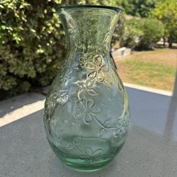 Vintage. Green Daisy Vase