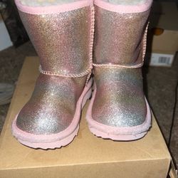 Ugg Glitter Boots - 6c