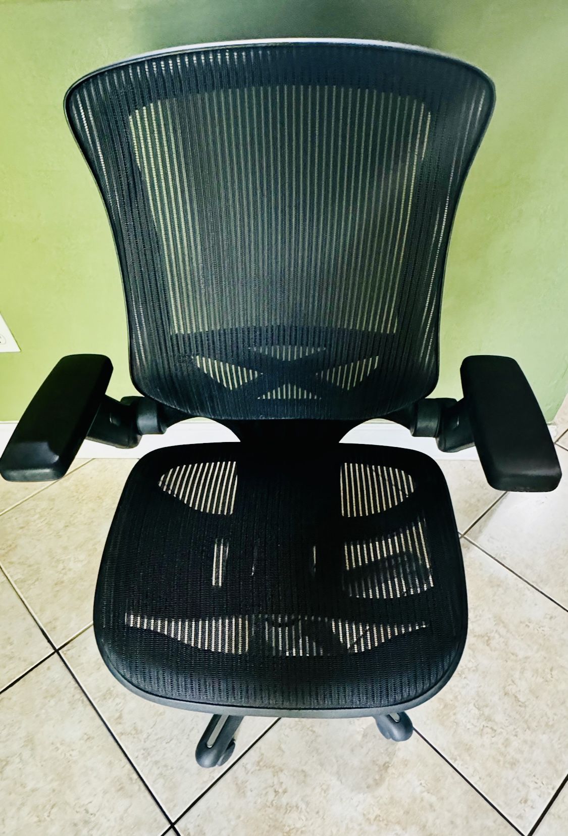 1 Office Star  Ventilated Manager's Office Desk Chair with Breathable Mesh Seat and Back, Black Base. (IN LIKE NEW CONDITIONS) $80 