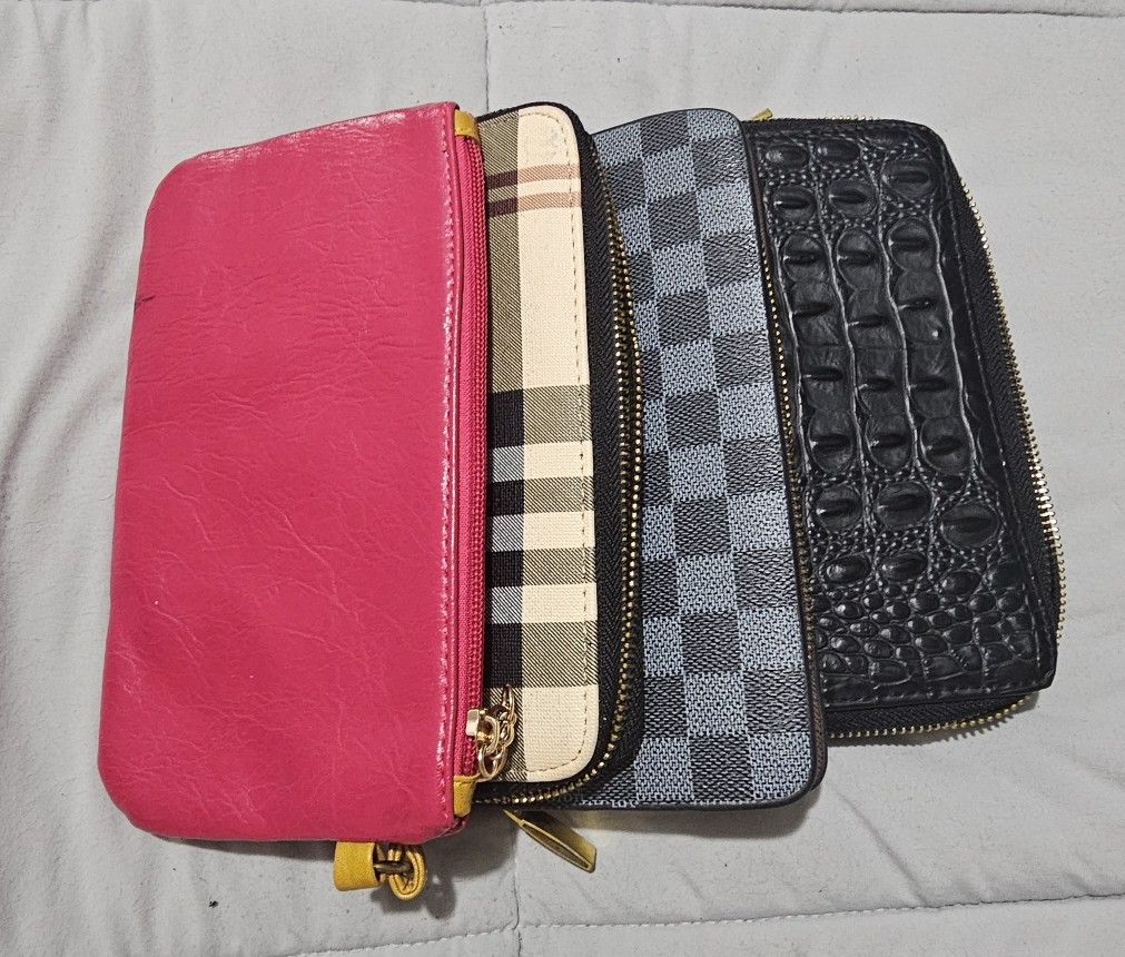 Set Of Wallets