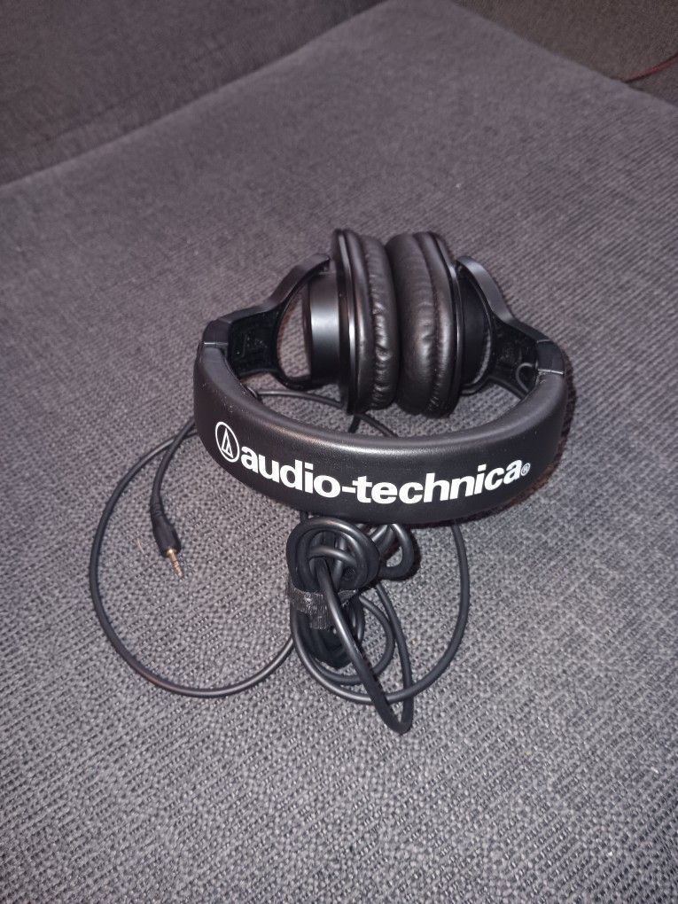 Audio-Technica Pro Headphones ATH M20X