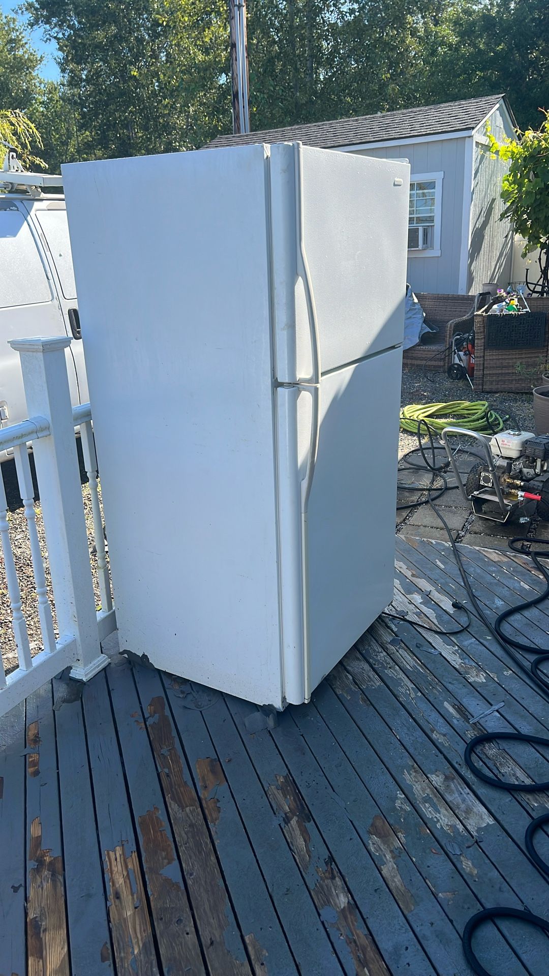 Jenn Air Refrigerator. Free