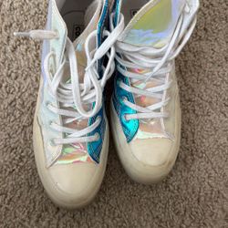 Woman’s Tennis Shoes 