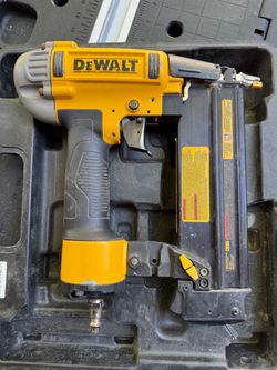 DeWalt 18-Gauge Pneumatic Brad Nailer
