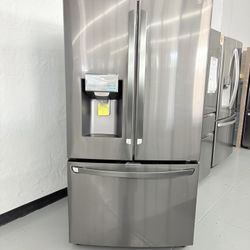 LG 28 cu. ft. 3 Door French Door Refrigerator with Ice and Water with Single Ice in Black Stainless Standard Depth