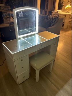 Beautiful Vanity with lights