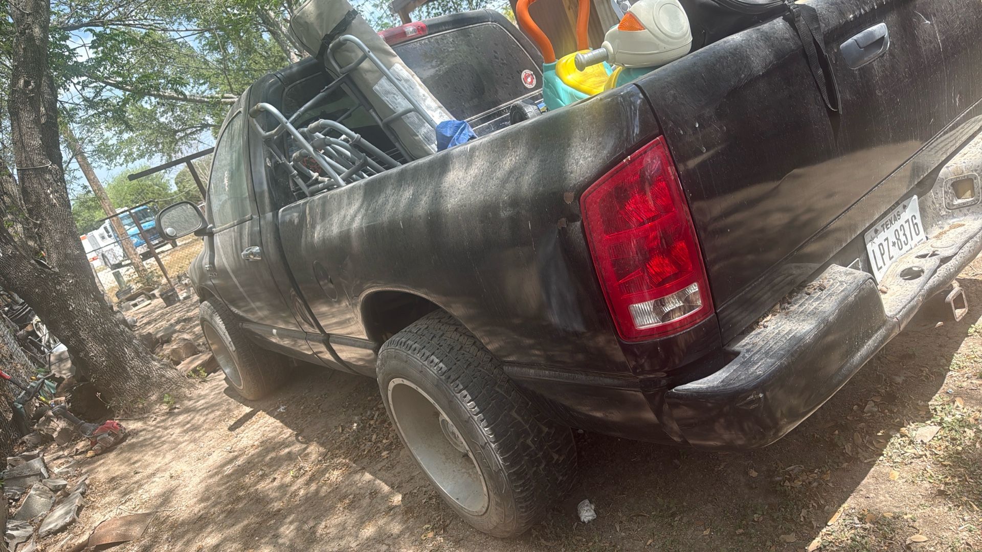 Vendo Camioneta Ojo Nomás Camioneta No Lo Q Trae Arriba