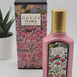 Gucci
 
Flora Gorgeous Gardenia Eau de Parfum

1.6 fl 