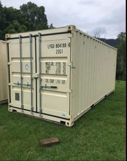 Hello everyone, I'm moving out and am selling some of my items!!!