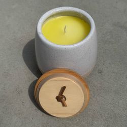 NEW*👉🏻Pottery Candle with Wood Lid (Silver Lake)