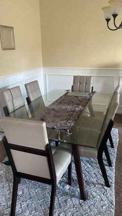 Dining table for sale