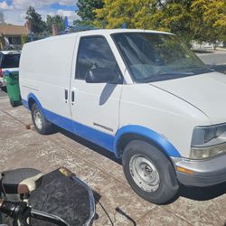 1998 GMC Safari Cargo Van AWD