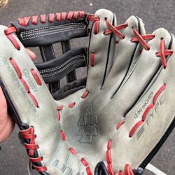 Marucci 2022 Youth 12” Caddo Series Glove